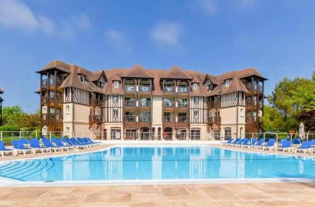 Le Cosy Residence Du Golf Довил Екстериор снимка