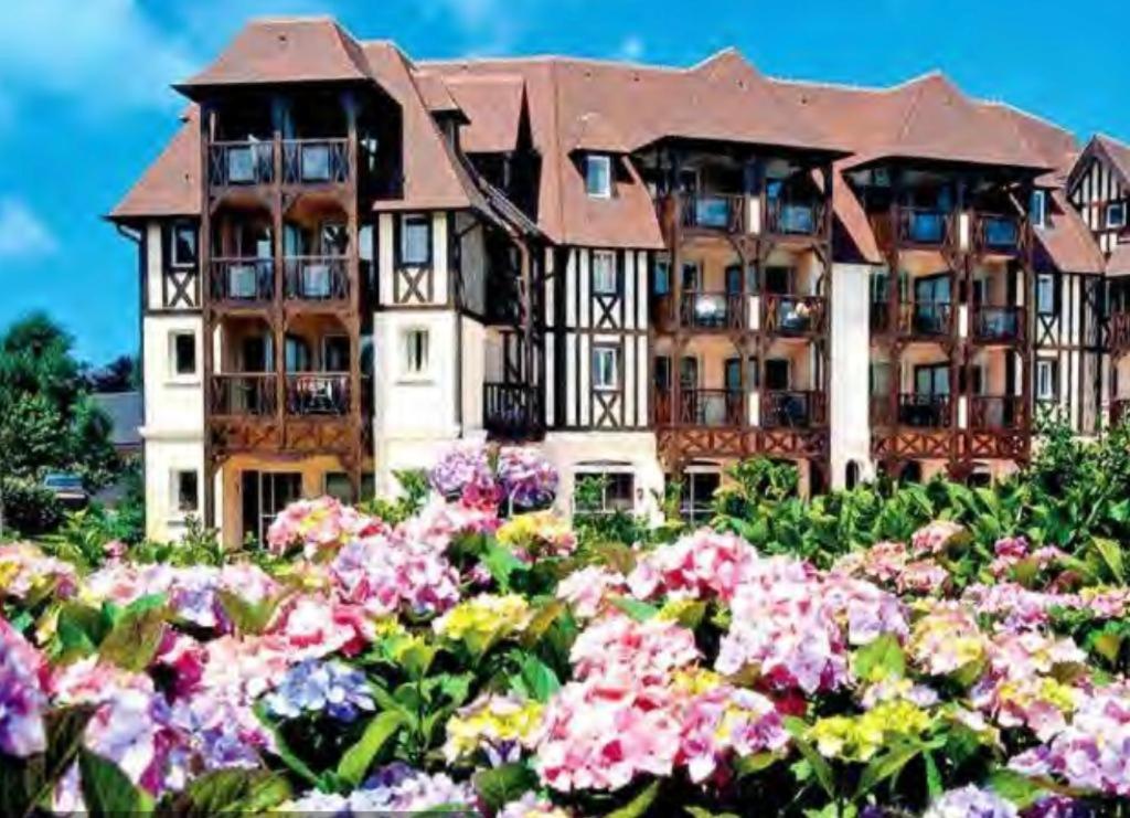Le Cosy Residence Du Golf Довил Екстериор снимка