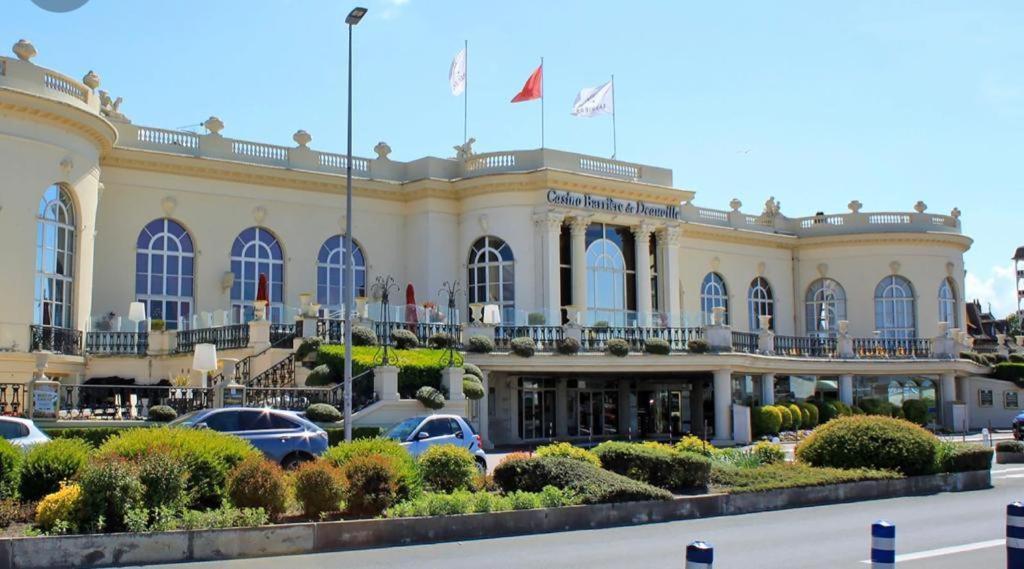 Le Cosy Residence Du Golf Довил Екстериор снимка
